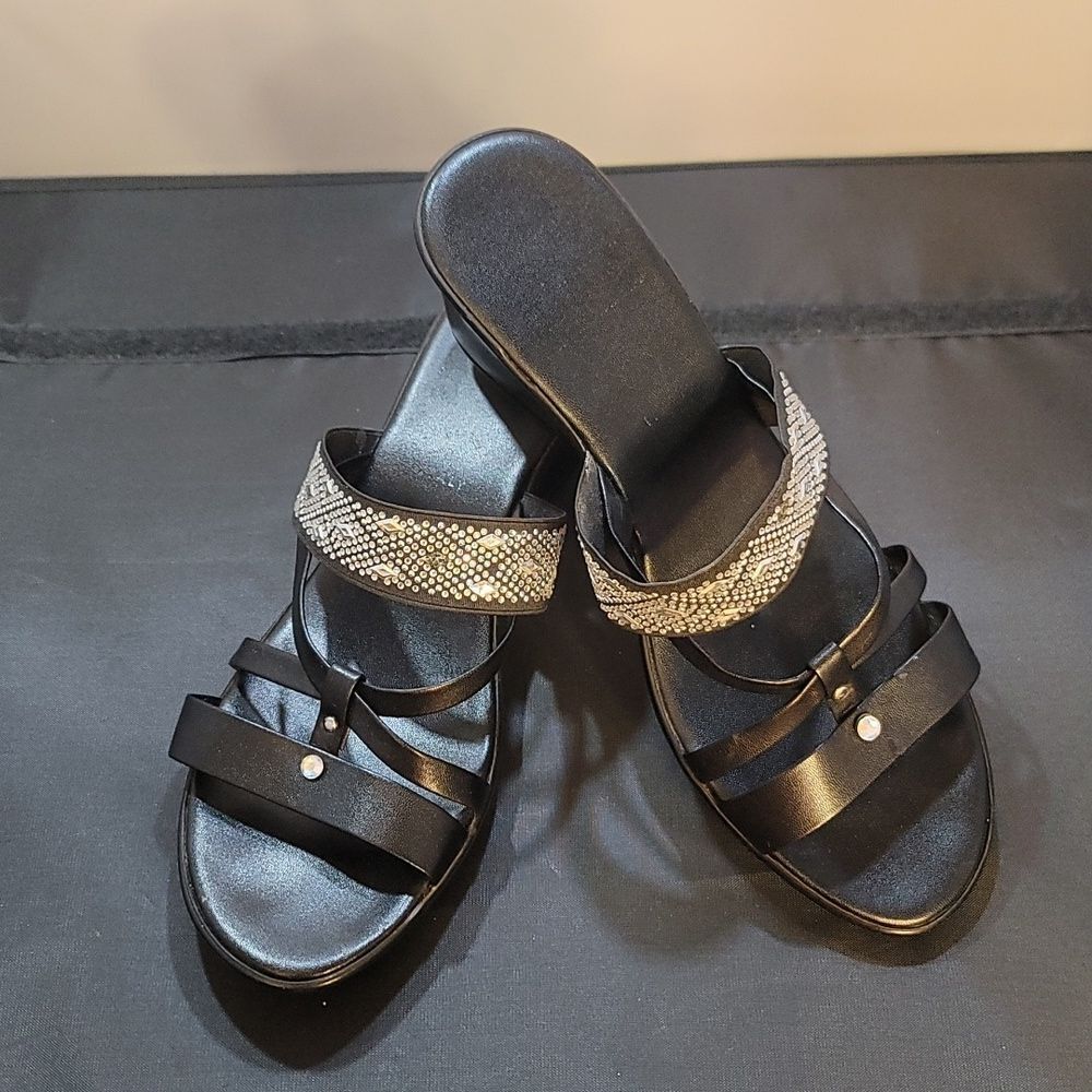 ITALIAN SHOEMAKERS WOMEN'S SLIP-ON WEDGE STUDDED STRAP SANDAL